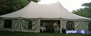 Outdoor weddings: Party tent